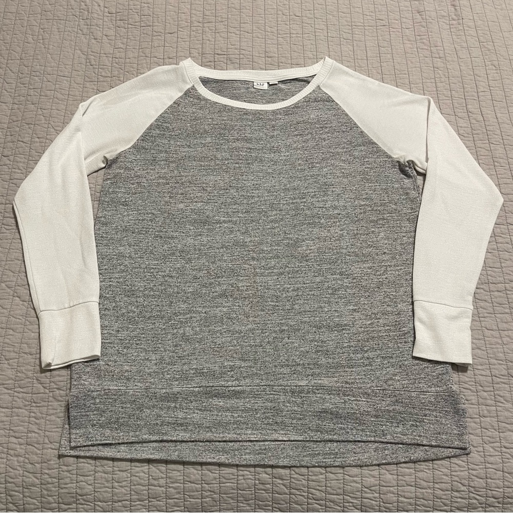 GAP Light Gray LS Softspun Colorblock Raglan T-Shirt Women's Size Small